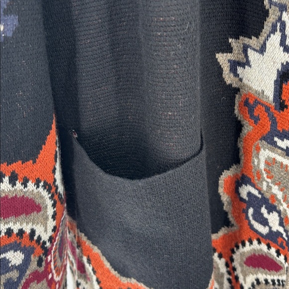 🟪Elegant Black and Red Patterned Cardigan🟣 - Picture 6 of 8